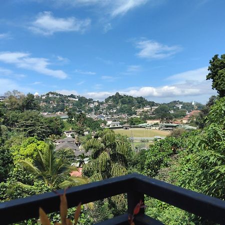 Kelum Homestay キャンディー エクステリア 写真