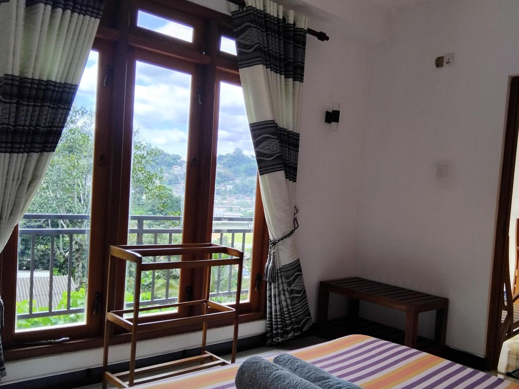 Kelum Homestay キャンディー エクステリア 写真