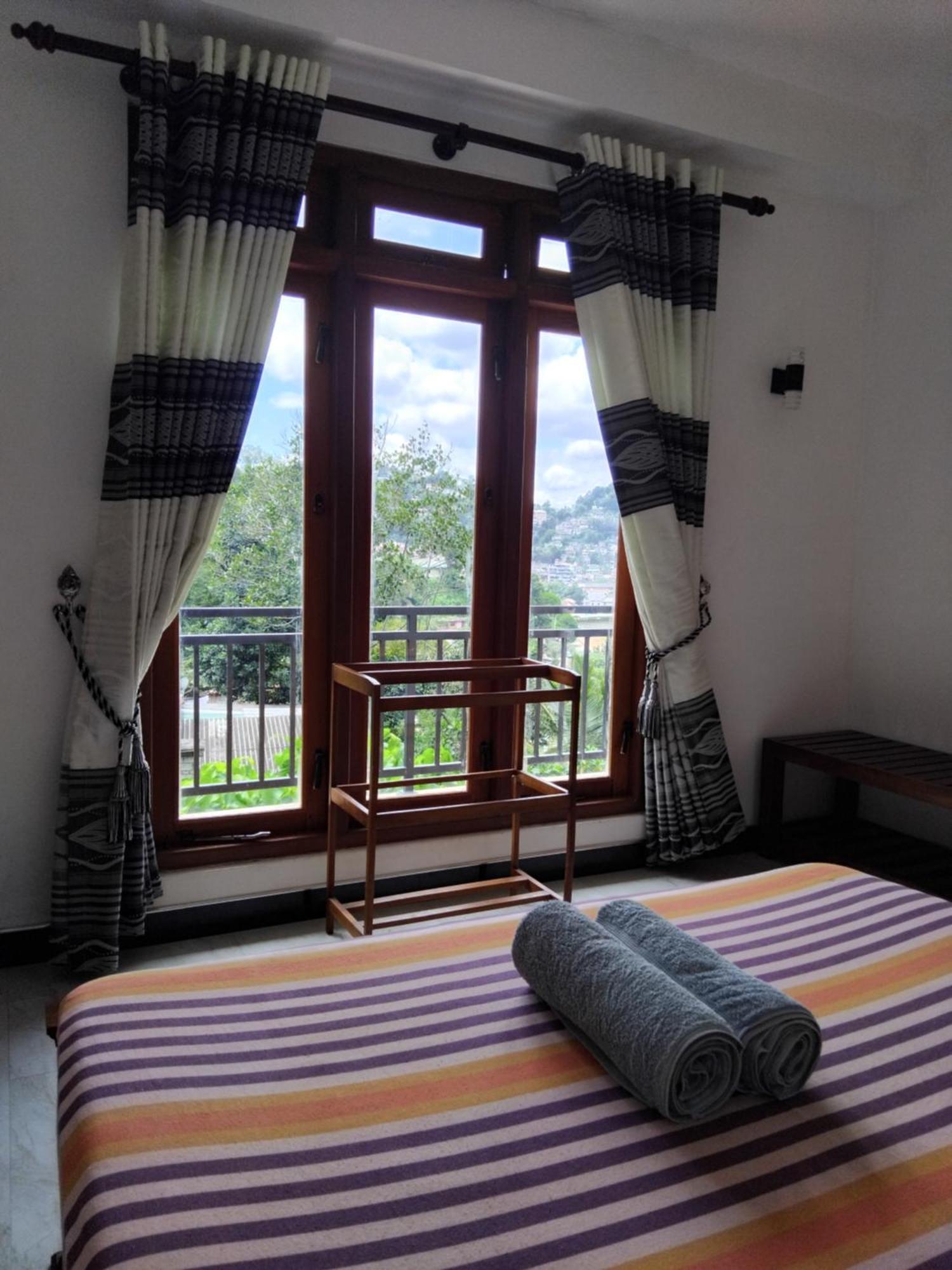 Kelum Homestay キャンディー エクステリア 写真