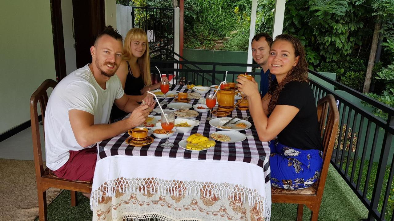 Kelum Homestay キャンディー エクステリア 写真